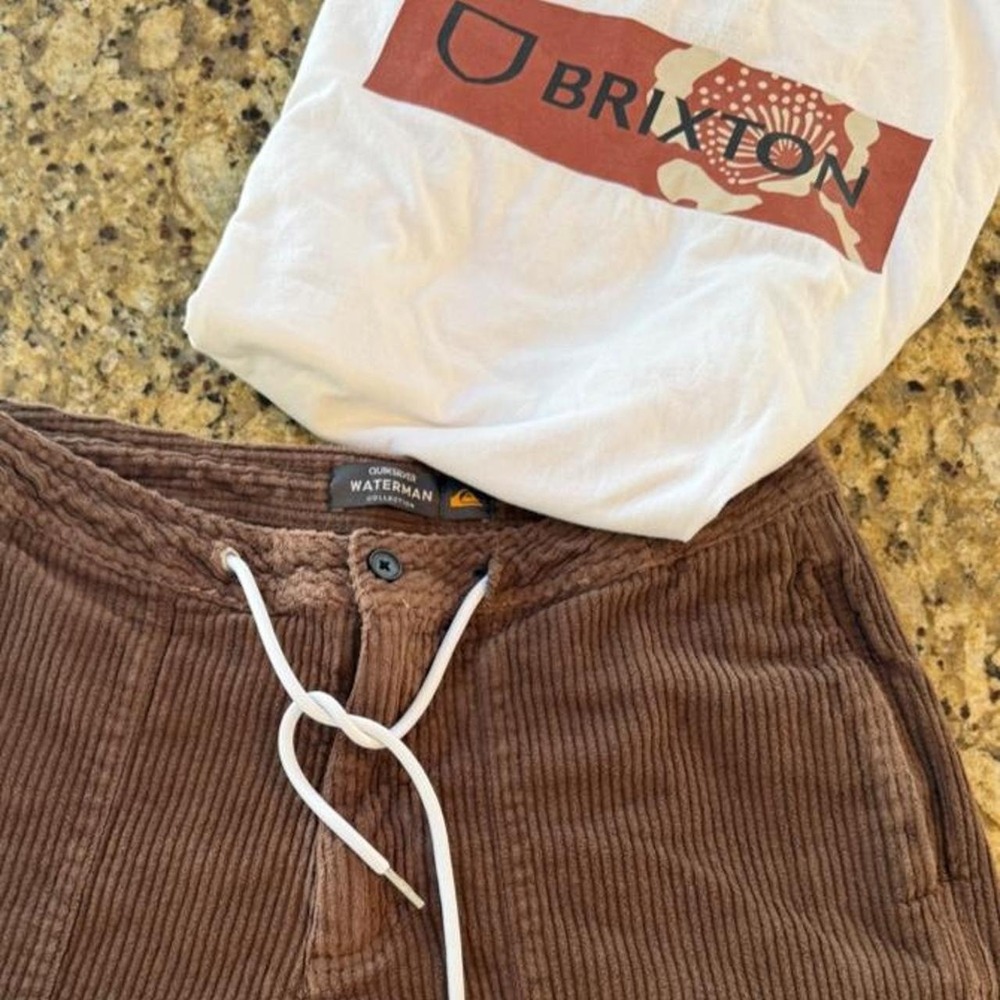 Brixton men's white graphic tee size L. 100% cotton tailored fit